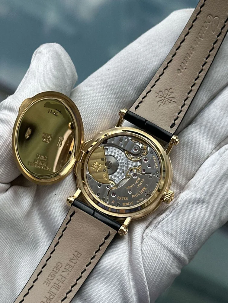 Power Reserve Moon Phase